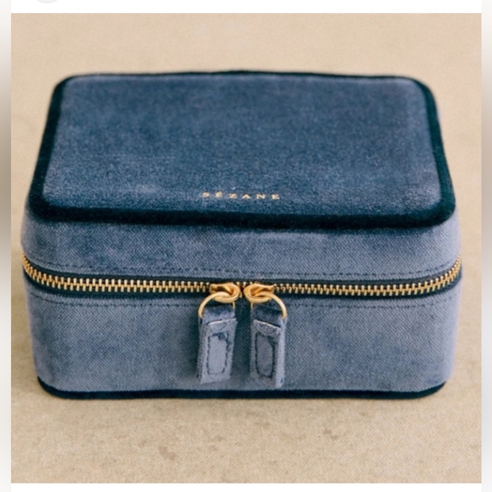 Sézane Large Velvet Jewelry Box